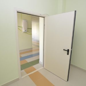 Правая противопожарная дверь / серия FRM7430